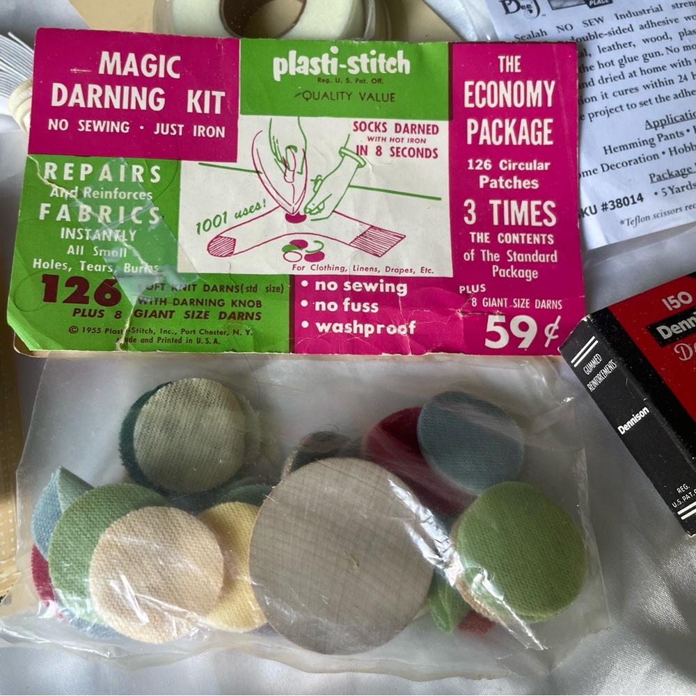 Magic Darning Kit With Assorted Sewing Supplies B… - image 2